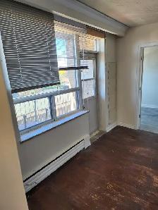 Large 3 bdrm, utilities parking incl, Nov 1st, Keele and Wilson - Photo 9