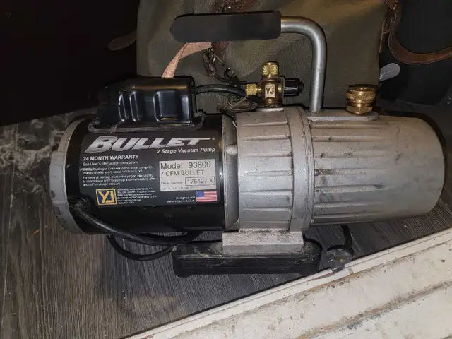 Yellow Jacket Bullet 7 CFM Vacuum Pump