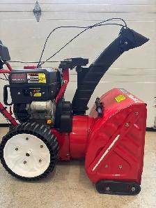 26" Troy-bilt 3 stage snowblower