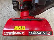 26" Troy-bilt 3 stage snowblower - Photo 3