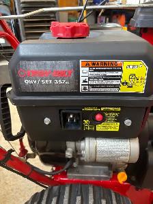 26" Troy-bilt 3 stage snowblower - Photo 9