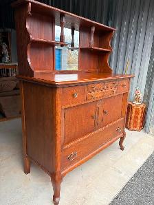 Beautiful Buffet - Photo 3