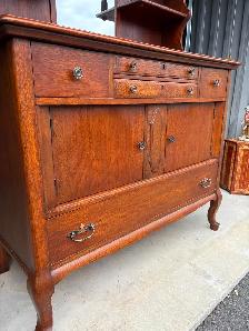 Beautiful Buffet - Photo 4