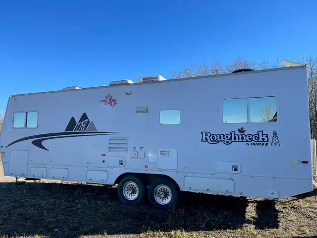 2012 Triple E Roughneck – 30' Office & Accommodation Trailer