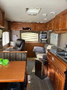 2012 Triple E Roughneck – 30' Office & Accommodation Trailer - Photo 5
