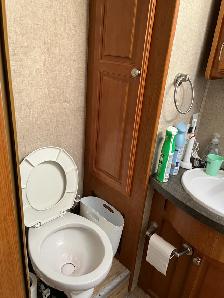 2012 Triple E Roughneck – 30' Office & Accommodation Trailer - Photo 7