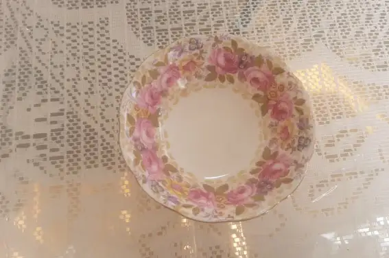 Royal Albert - Serena