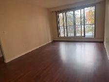 Spacious 1-Bedroom Apartment Near U of A – $1,250/Month! - Photo 10