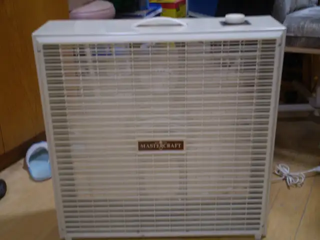 LARGE FLOOR BOX FAN- USED-3 SPEEDS- MASTERCRAFT- $25