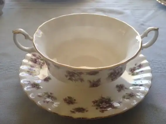 Royal Albert - Sweet Violets