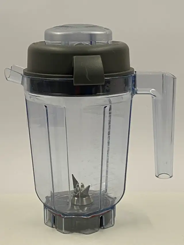 Vitamix Blender 32oz, 0.9L Dry Blade Container. Brand New.