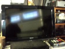 32' SONY TV w/ Remote (No stand) Calls only please! Works great! - Photo 2
