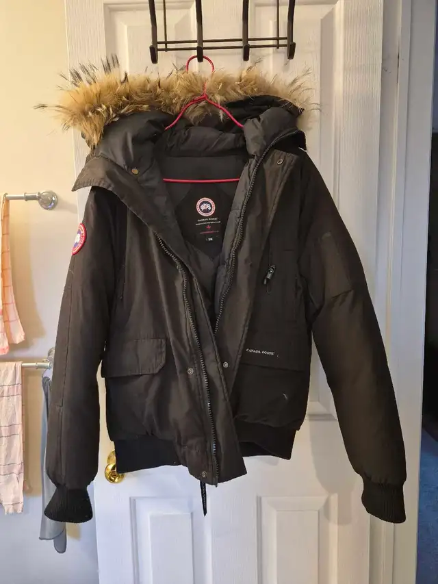 Black Men's Small Canada Goose Jacket