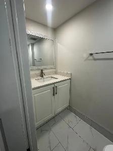 2 Bedroom Basement Aprt 1.5, Bathroom - Photo 8