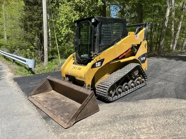 CONSTRUCTION EQUIPMENT WITH OPERATOR – GTA