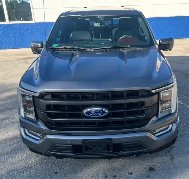 2022Ford F150 lariat 37,000 km
