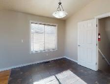 #0203 -  3 Bedroom Upper Level in Westpointe Dec 1st $1700 - Photo 8