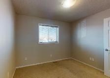 #0203 -  3 Bedroom Upper Level in Westpointe Dec 1st $1700 - Photo 9