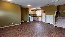 #6147 - 2 Bed/ 1 bath Townhouse for Rent $1400 water included! - Photo 3