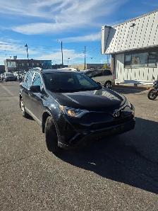 2017 Toyota RAV4 LE - Photo 2