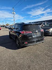2017 Toyota RAV4 LE - Photo 3
