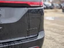 2027 Chrysler Pacifica Limited - Photo 14