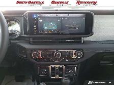 2025 Jeep Wrangler SAHARA | HEATED SEATS | HEATED WHEEL | RMT ST - Photo 18
