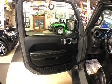 2021 Jeep Wrangler UNLIMITED SAHARA 4Xe LEATHER NAV CARPLAY CAME - Photo 9