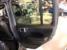 2021 Jeep Wrangler UNLIMITED SAHARA 4Xe LEATHER NAV CARPLAY CAME - Photo 17