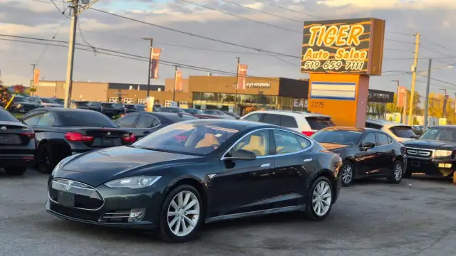 2013 Tesla Model S PERFORMANCE, P85, FREE SUPERCHARGING FOR LIFE