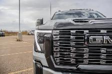 2026 GMC Sierra 3500HD Denali Ultimate - Photo 10