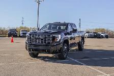 2026 GMC Sierra 3500HD Denali Ultimate - Photo 4