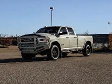 2022 Ram 3500 Laramie Sport 6.7L Cummins | Heated & Cooled Seats - Photo 4