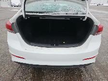 2018 Hyundai Elantra - Photo 15