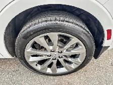 2022 Buick Envision Avenir | HEATED & COOLED SEATS | PANO-ROOF - Photo 19
