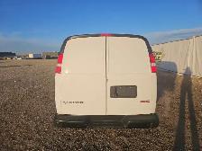 2020 GMC Savana - Photo 6