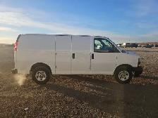 2020 GMC Savana - Photo 7
