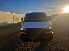 2020 GMC Savana - Photo 8
