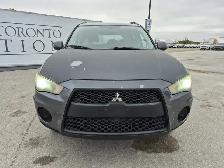 2011 Mitsubishi Outlander - Photo 2