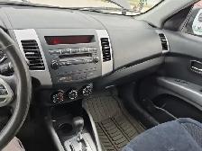 2011 Mitsubishi Outlander - Photo 12