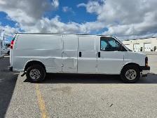 2017 GMC Savana - Photo 4