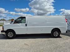 2017 GMC Savana - Photo 8