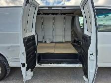 2017 GMC Savana - Photo 14