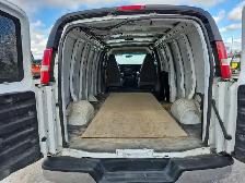 2017 GMC Savana - Photo 21