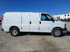 2017 Chevrolet Express - Photo 4