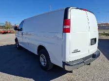 2017 Chevrolet Express - Photo 7