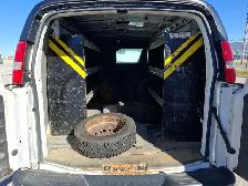 2017 Chevrolet Express - Photo 14