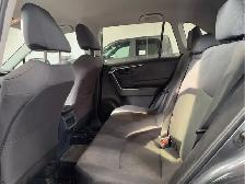2019 Toyota RAV4 - Photo 12