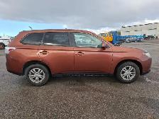 2014 Mitsubishi Outlander - Photo 4