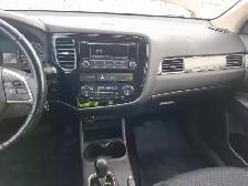 2014 Mitsubishi Outlander - Photo 12
